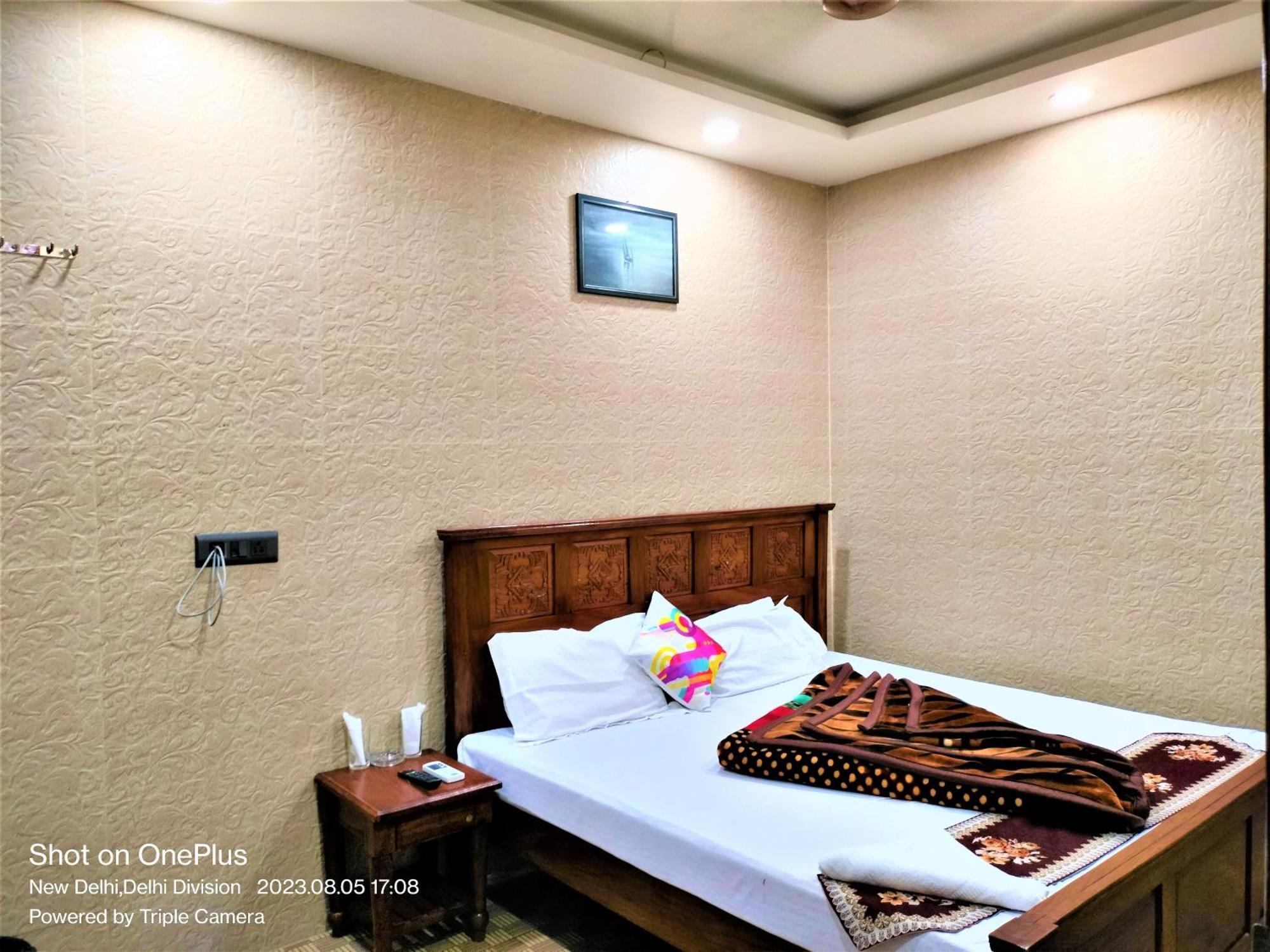 Shamim Residency ---near Nizamuddin Aulia Dargah